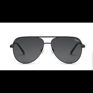Almost brand new Quay sunglasses